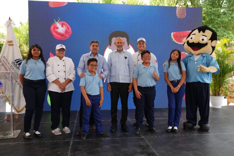 FOTO LANZAMIENTO MENÚ