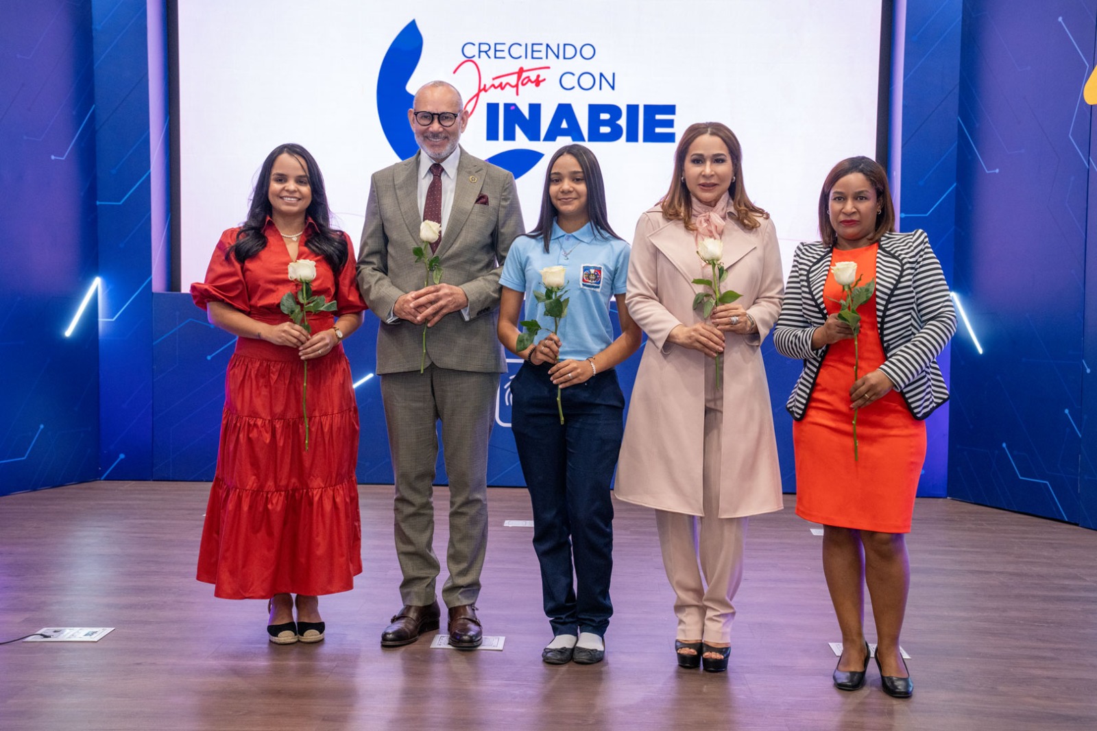 INABIE MUJER (2)