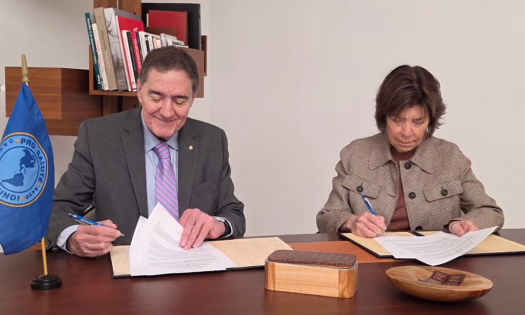 260527-news-mundo-sano-firmando-1000x600-1-1024x614.avif