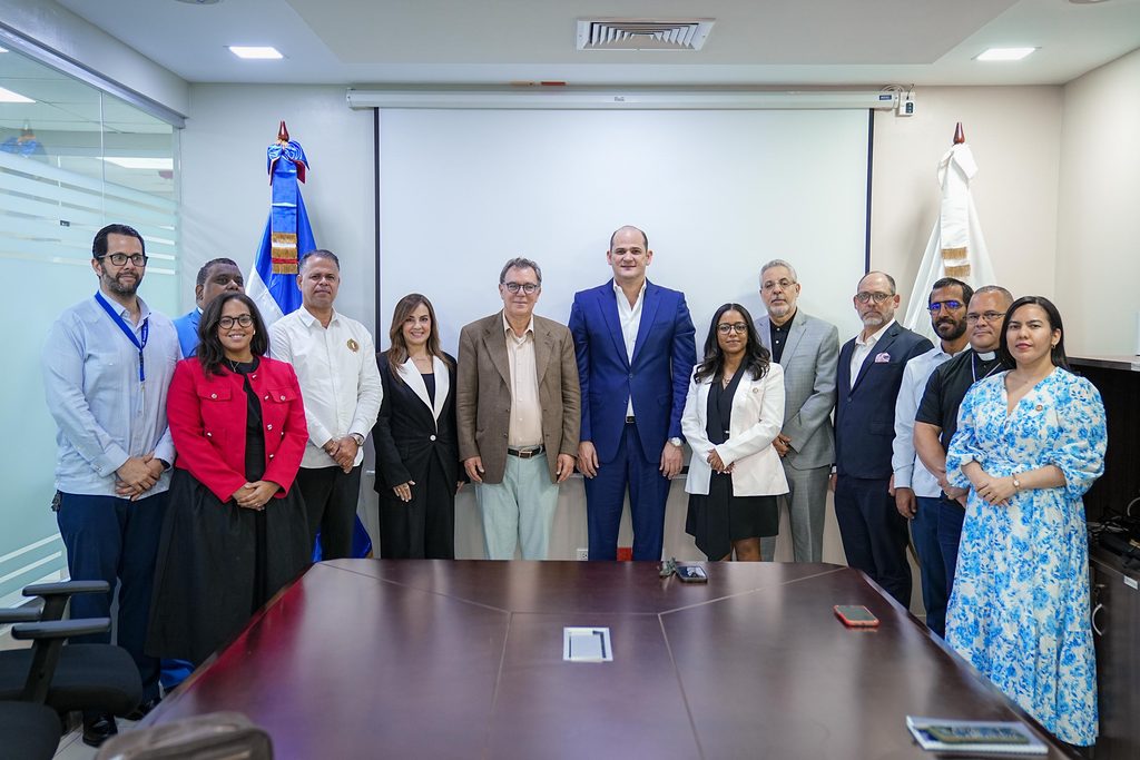 Comision-de-Seguimiento-y-Veeduria-INABIE-1024x683-1.jpeg