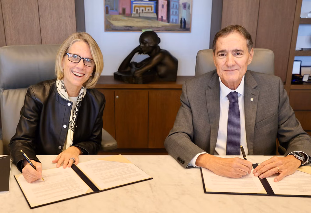 paho-gilead-sciences-agreement-3-1024x702.avif